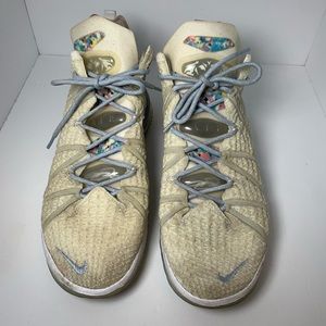 Nike LeBron 18 "Play for the Future" Mens Basketball Sneakers Sz 8.5 CW3156-400